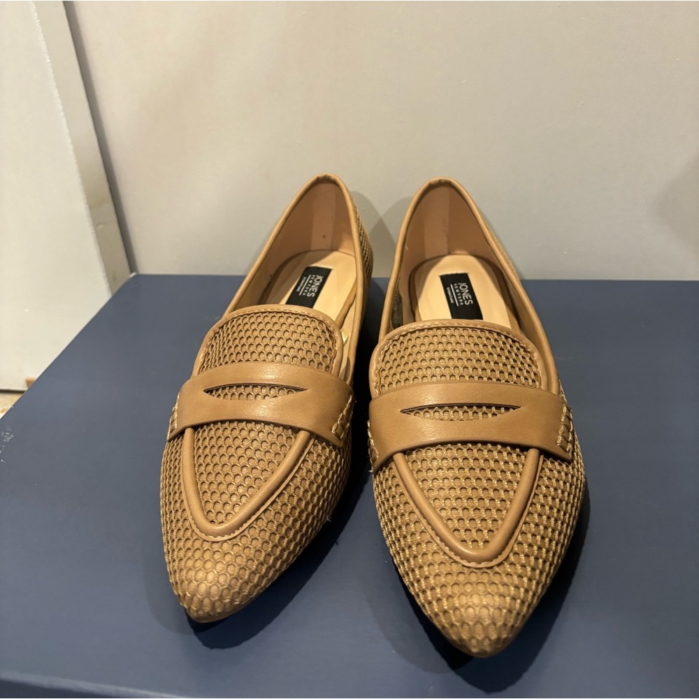 Jones New York Tan Loafers Size 8